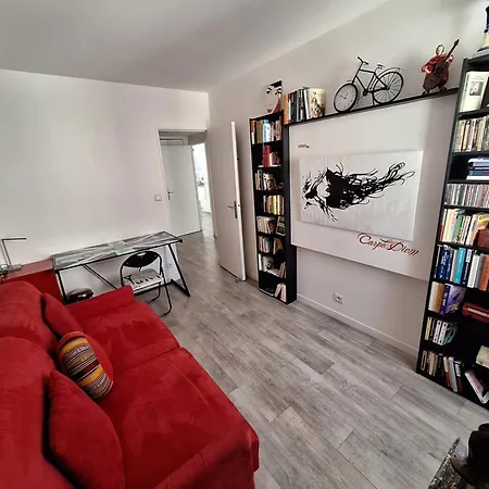 Fun And Quiet Apartment Paris